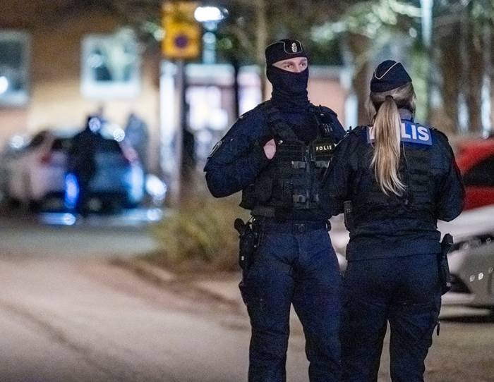 Skott mot bil i Malm&ouml;