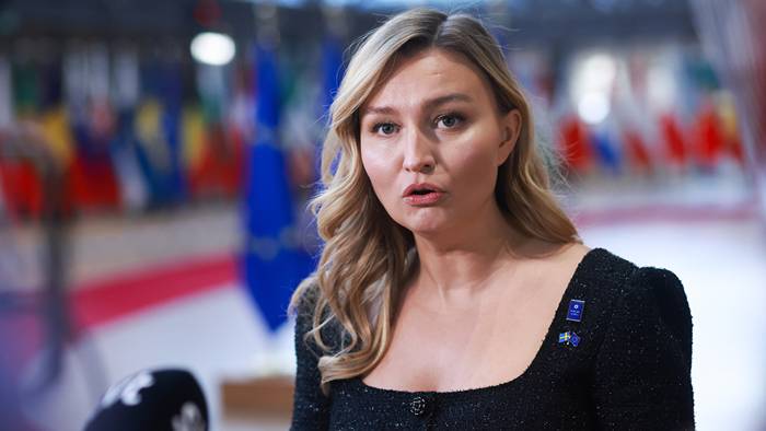 Musk &auml;ndrar efter bilderna p&aring; Ebba Busch