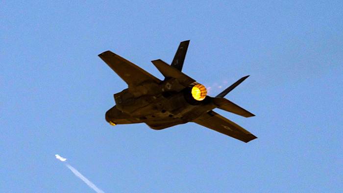 Stridsflyg nedskjutet