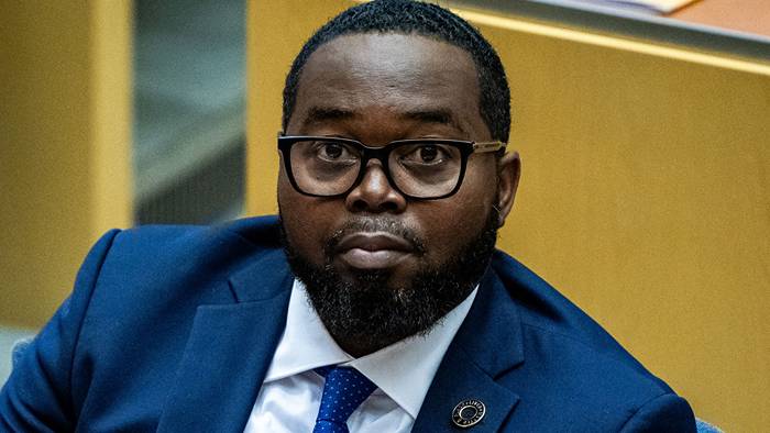 Riksdagen f&aring;r en till vilde