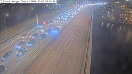 L&aring;nga k&ouml;er p&aring; E4 i Stockholm efter olycka