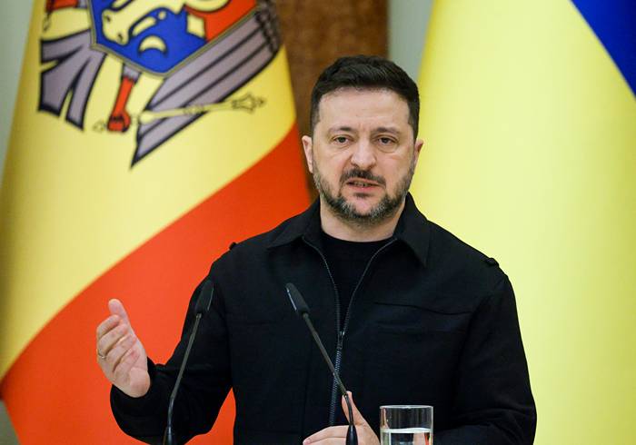 Zelenskyj varnar f&ouml;r rysk superrobot