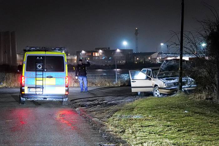 JUST NU: K&ouml;rde fr&aring;n polisen &ndash; kraschade
