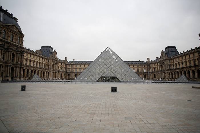Rån på Louvren i Paris – Napoleons smycken stulna
