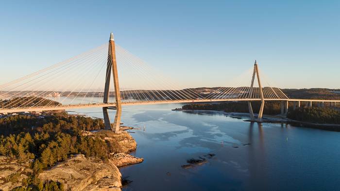 Fallande is stänger Uddevallabron