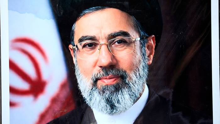 Uppgifter: Mojtaba Khamenei skadad i d&ouml;dlig attack
