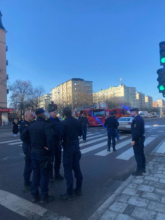 Barn p&aring;k&ouml;rt av bil i centrala Stockholm